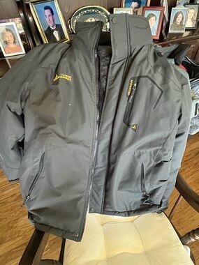 Men’s Black Insulated Winter Jacket